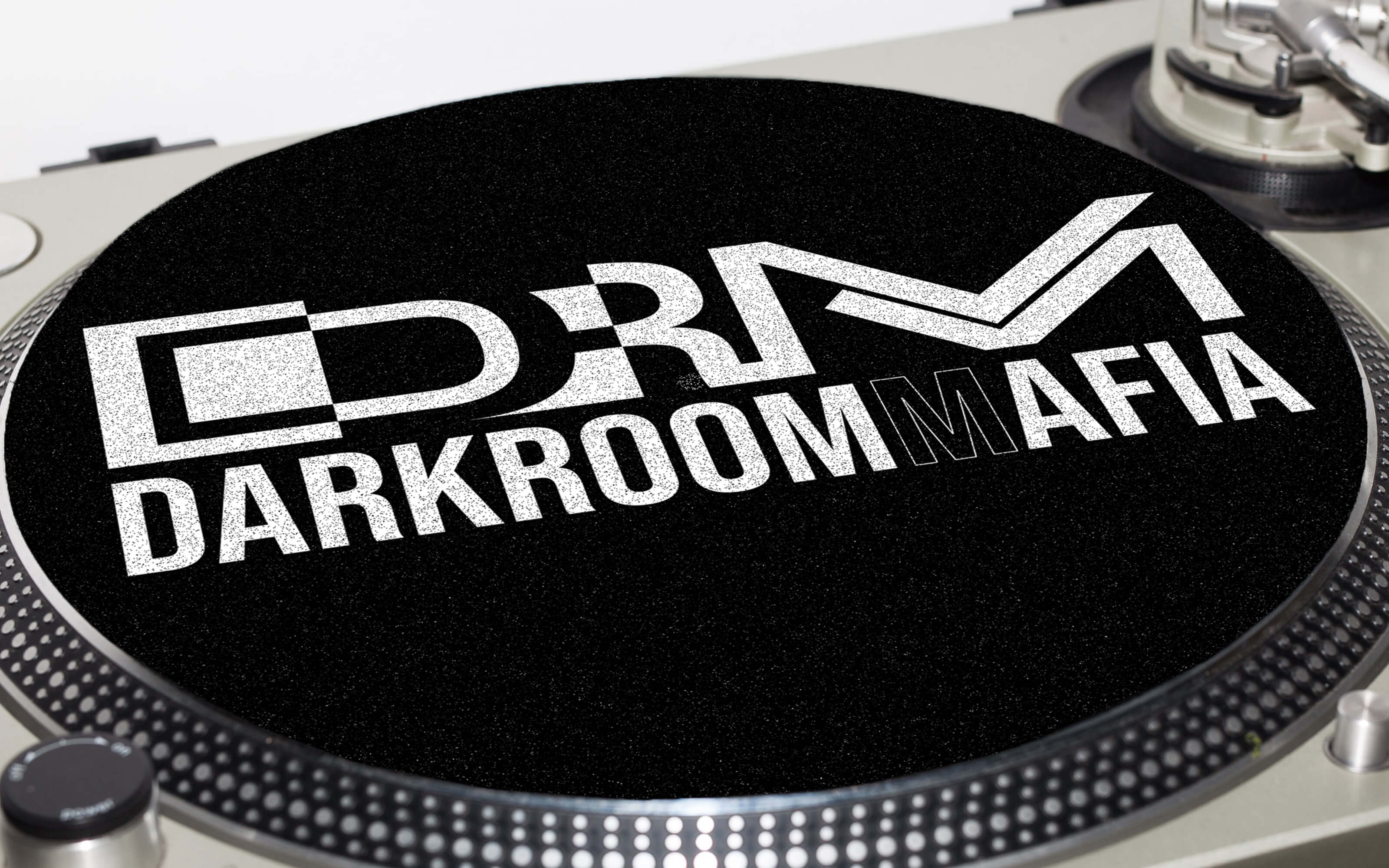 Room_seven_dark_room_mafia_05